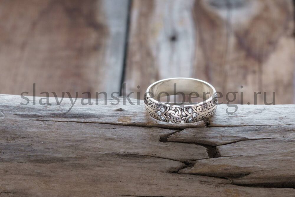 Кольцо с оберегом свадебник камень фианит. Мастерская Ярило