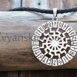 Черное Солнце в Руническом круге Кулон Черное Солнце в Руническом круге. Серебро 925 пробы. Вес ≈ 15 гр. 34 мм. 2300р. (ред (1)