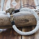 Молот Тора Браслет "Молот Тора". Стоимость: 2100 руб. Ширина 10 мм. Длина 15, 16, 17, 18, 19, 20, 21, 22, 23, 24 см. До 20 см под заказ, предоплата 500р. Длина без символа, символ где то + 3 см. Бронза + натуральная кожа.